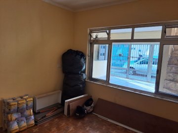 Casa localizada no Bairro Nova Gerty, em S�o Caetano Do Sul.