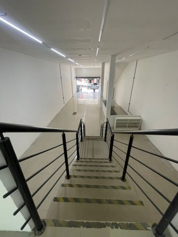 Pr�dio Comercial localizada no Bairro Centro, em S�o Caetano Do Sul.