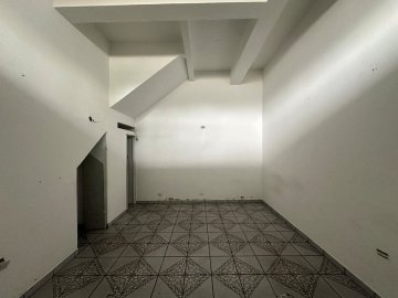 Pr�dio Comercial localizada no Bairro Vila Vivaldi, em S�o Bernardo do Campo.-