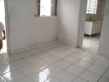 Casa com 1 dormit�rio localizado no Bairro Vila Alpina, em S�o Paulo.-