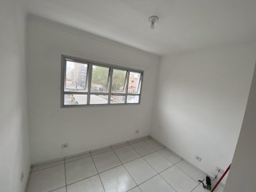 Sala comercial localizada no Bairro Osvaldo Cruz, em S�o Caetano Do Sul.