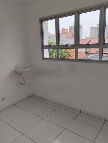 Sala comercial localizada no Bairro Osvaldo Cruz, em S�o Caetano Do Sul.