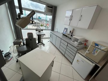 Sala comercial localizada no Bairro Centro, em S�o Caetano Do Sul.