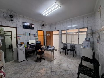 Sobrado com 2 dormit�rios localizado no Bairro Santa Paula, em S�o Caetano Do Sul.