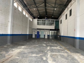 Galp�o Comercial localizada no Bairro Prosperidade, em S�o Caetano Do Sul.