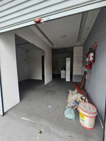 Sal�o Comercial localizada no Bairro Funda��o, em S�o Caetano Do Sul.