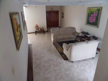 Sobrado com 3 su�tes localizado no Bairro Ol�mpico, em S�o Caetano Do Sul.