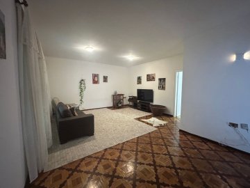 Casa com 3 dormit�rios localizado no Bairro Osvaldo Cruz, em S�o Caetano Do Sul.