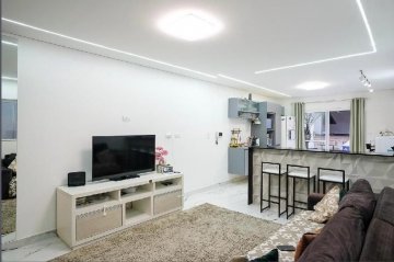 Casa com 2 dormit�rios localizado no Bairro Santa Maria, em S�o Caetano Do Sul.