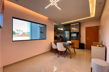 Apartamento com 2 dormit�rios localizado no bairro Vila Caru�a, em Santo Andr�.-