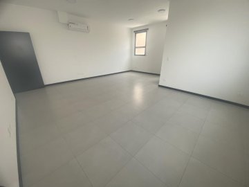 Sala comercial localizada no Bairro Santo Ant�nio, em S�o Caetano Do Sul.