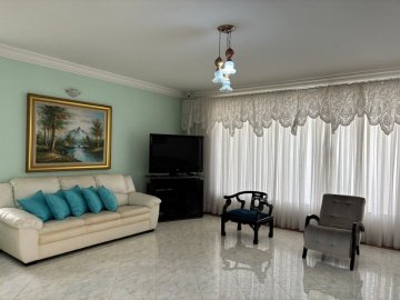 Casa com 3 dormit�rios localizado no Bairro Ol�mpico, em S�o Caetano Do Sul.