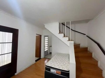 Sobrado com 3 dormit�rios localizado no Bairro Santa Maria, em S�o Caetano Do Sul.