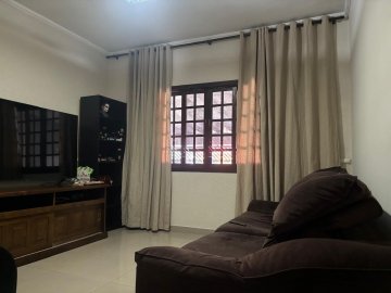 Sobrado com 3 dormit�rios localizado no Bairro Vila Toltoi, em Santo Andr�.-