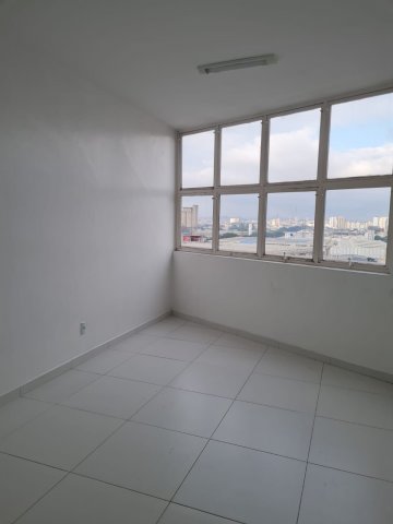 Sala comercial localizada no Bairro Centro, em S�o Caetano Do Sul.