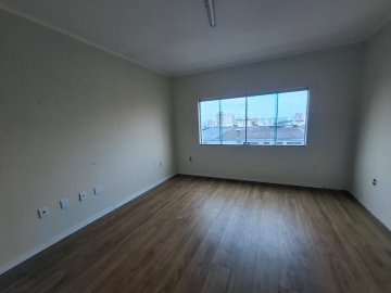 Sala comercial localizada no Bairro Santa Paula, em S�o Caetano Do Sul.