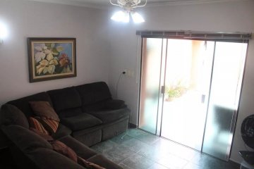 Sobrado com 3 dormit�rios localizado no Bairro Cer�mica, em S�o Caetano Do Sul.