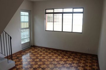 Sobrado com 2 dormit�rios localizado no Bairro Santa Maria, em S�o Caetano Do Sul.