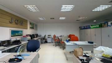 Sala comercial localizada no Bairro Centro, em S�o Caetano Do Sul.