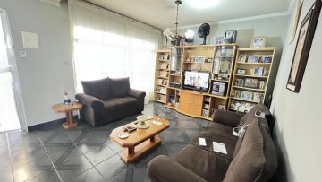 Sobrado com 3 dormit�rios localizado no Bairro Mau�, em S�o Caetano Do Sul.