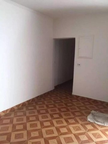 Casa com 2 dormit�rios localizado no Bairro Prosperidade, em S�o Caetano Do Sul.