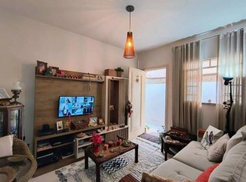Casa Assobradada localizado no Bairro Santo Ant�nio, em S�o Caetano Do Sul.