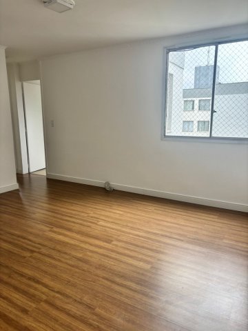 Apartamento com 2 dormit�rios localizado no bairro S�o Jos�, em S�o Caetano Do Sul.
