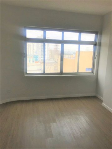 Sala comercial localizada no Bairro Centro, em S�o Caetano Do Sul.