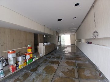 Sal�o Comercial localizada no Bairro Santa Paula, em S�o Caetano Do Sul.