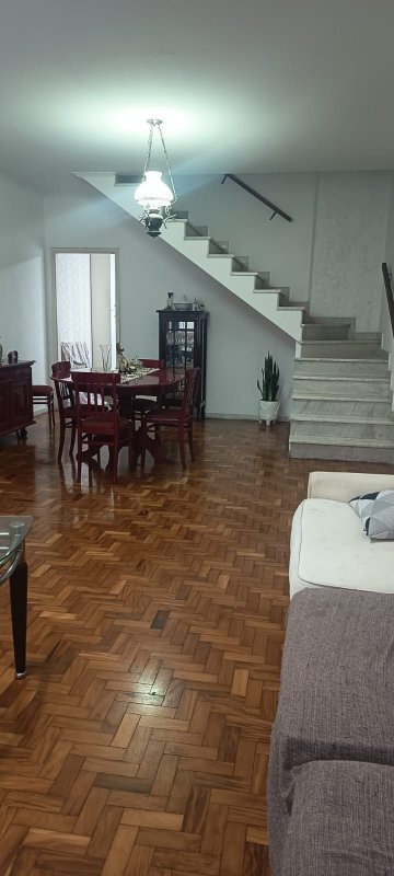 Sobrado com 3 dormit�rios localizado no Bairro Cer�mica, em S�o Caetano Do Sul.