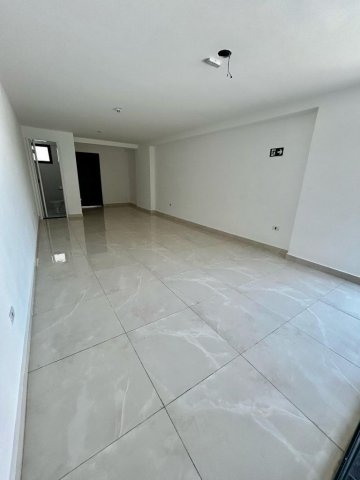 Sal�o Comercial localizado no Bairro Vila Curu�a, em Santo Andr�.