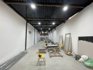Galp�o Comercial localizada no Bairro Osvaldo Cruz, em S�o Caetano Do Sul.