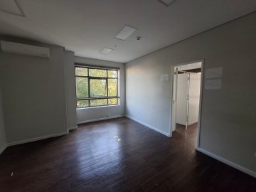 Sala comercial localizada no Bairro Barcelona, em S�o Caetano Do Sul.