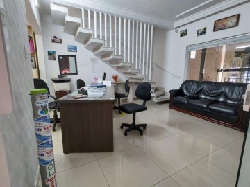 Sobrado Resid�ncial e Comercial localizado no Bairro Osvaldo Cruz, em S�o Caetano Do Sul.