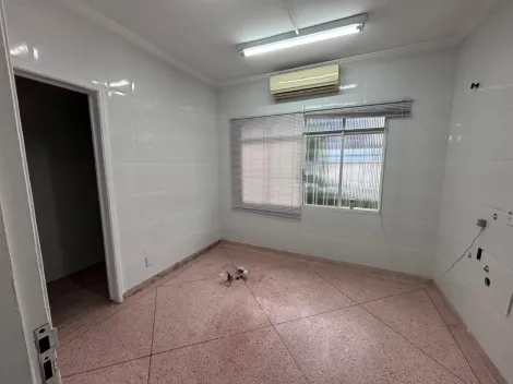 Casa Comercial localizado no Bairro Nova Gerty, em S�o Caetano Do Sul.