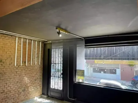 Casa Comercial localizado no Bairro Santa Paula, em S�o Caetano Do Sul.