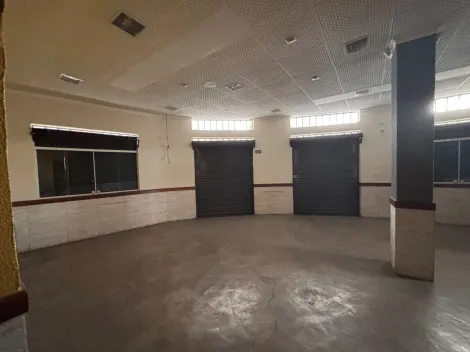 Sal�o Comercial localizado no Bairro Mau�, em S�o Caetano Do Sul.