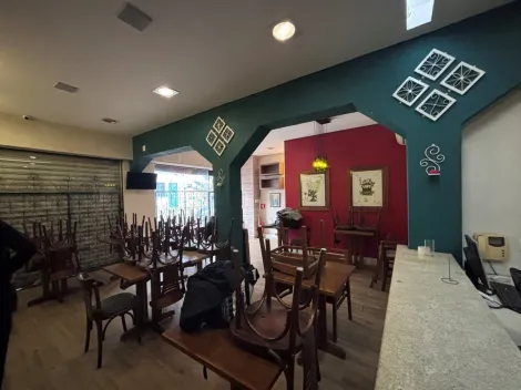 Sal�o Comercial localizado no Bairro Santo Ant�nio, em S�o Caetano Do Sul.