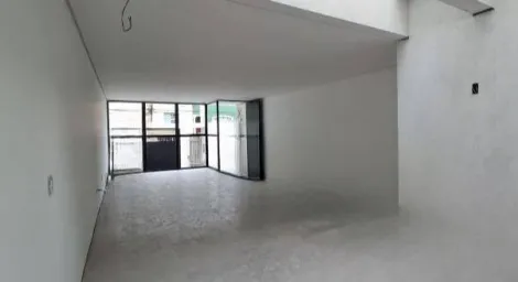 Sobrado com 3 su�tes localizado no Bairro Cer�mica, em S�o Caetano Do Sul.