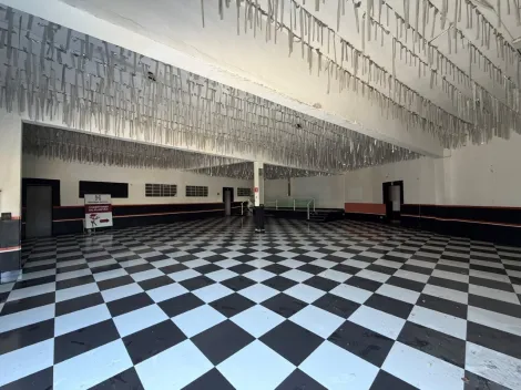 Galp�o Comercial localizado no Bairro Palmares, em Santo Andr�.