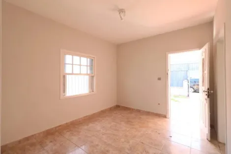 Casa Comercial localizado no Bairro Santo Ant�nio, em S�o Caetano Do Sul.