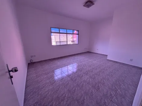 Casa Assobradada localizado no Bairro Santa Maria, em S�o Caetano Do Sul.
