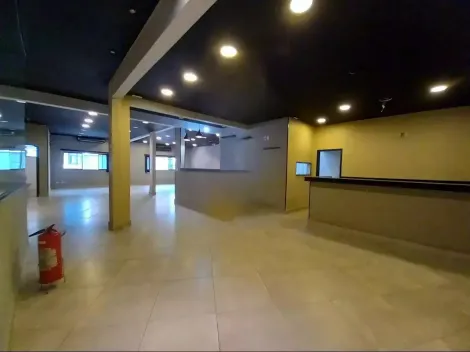 Sal�o Comercial localizado no Bairro Santo Ant�nio, em S�o Caetano Do Sul.