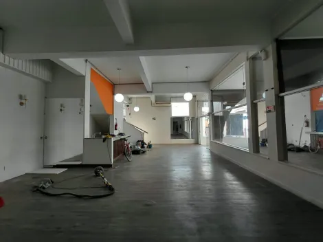 Sal�o Comercial localizado no Bairro Osvaldo Cruz, em S�o Caetano Do Sul.