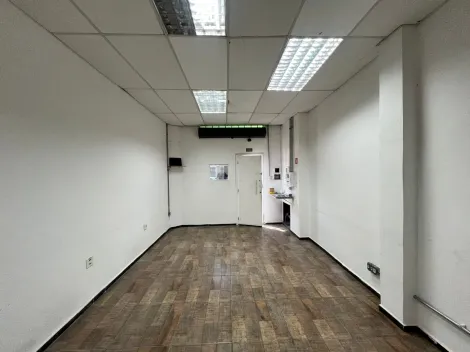 Sal�o Comercial localizado no Bairro Ol�mpico, em S�o Caetano Do Sul.