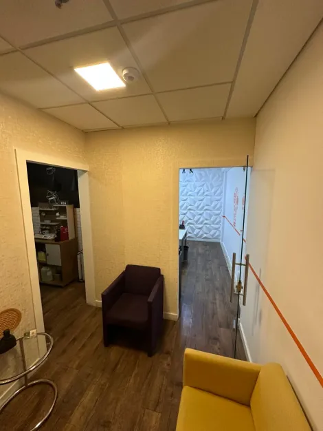 Sala comercial localizada no Bairro Cer�mica, em S�o Caetano Do Sul.