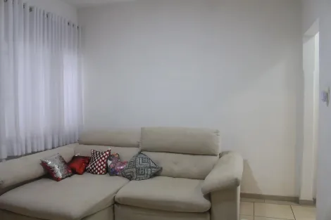 Casa com 2 dormit�rios localizado no Bairro Santo Ant�nio, em S�o Caetano Do Sul.