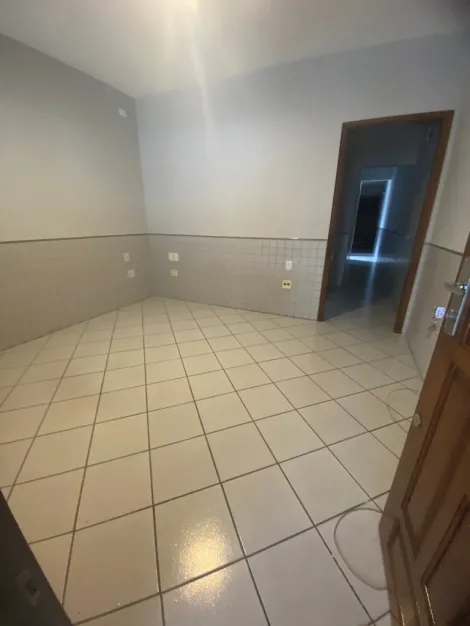Sobrado Resid�ncial e Comercial com 3 dormit�rios localizado no Bairro Santa Paula, em S�o Caetano Do Sul.