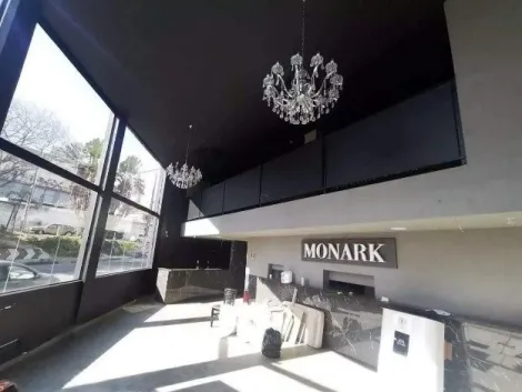 Pr�dio Comercial de Esquina com 305 m� e P�-Direito Duplo