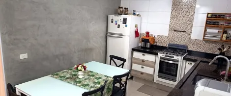 Sobrado com 3 dormit�rios localizado no Bairro Nova Gerty, em S�o Caetano Do Sul.